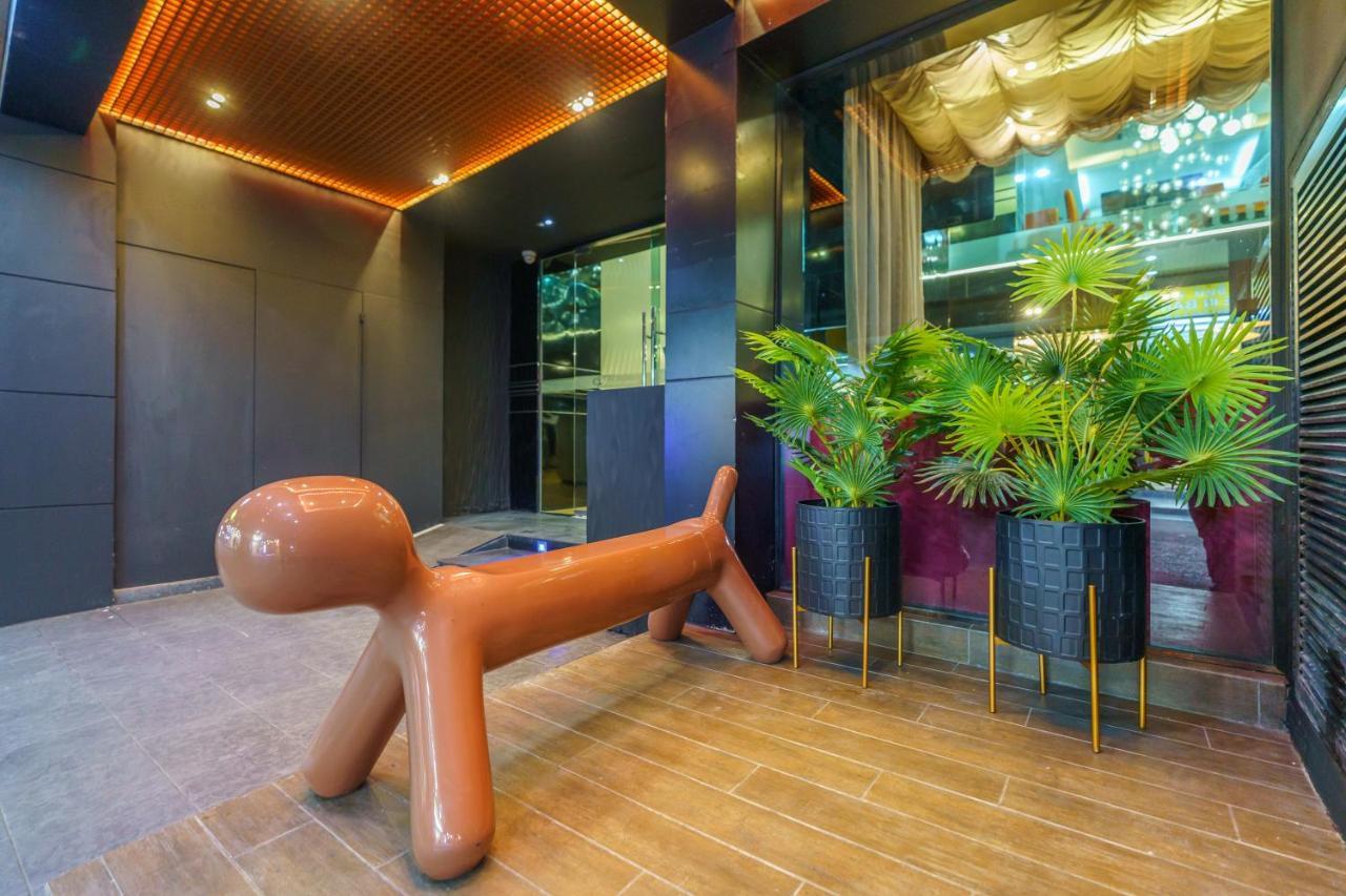 De Lux Bangkok Hotel Exteriör bild